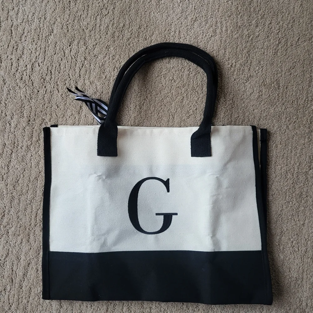 Women’s BeeGreen Embroidery Monogram Tote Bag – Initial “G” – Black & White –NWT